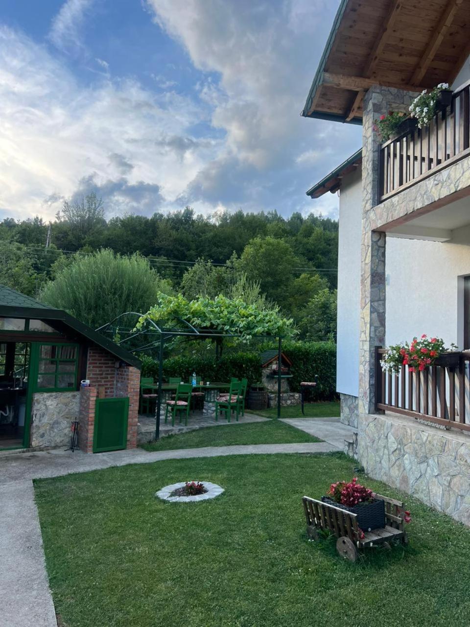 Rooms And Apartmants Mirovic Kolašin Εξωτερικό φωτογραφία